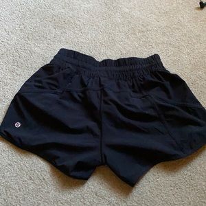 lululemon tracker shorts!!